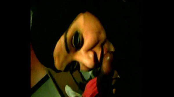 Hijabi Muslim girl sucks black kufr dick